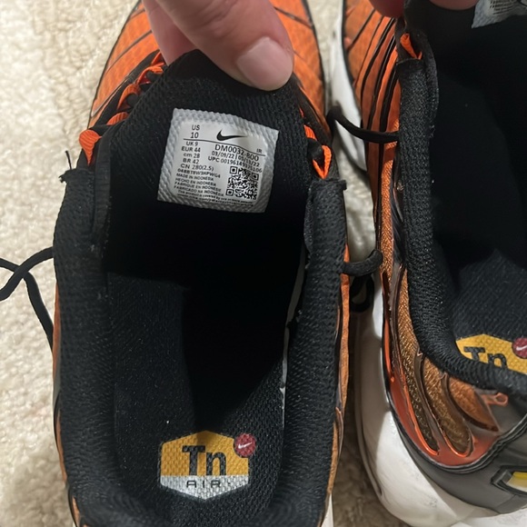 Nike tn  Orange Black Sneakers Air Max Plus - Picture 5 of 5